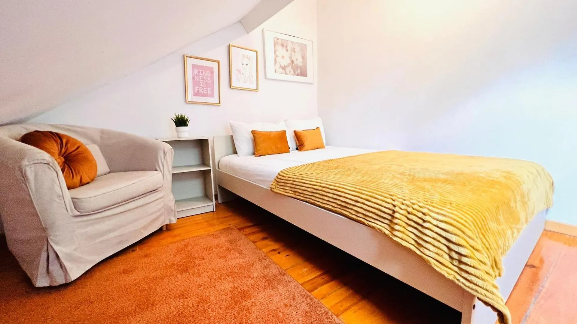 Hostel Bairro Alto, Best Location In Lisbon City Centre