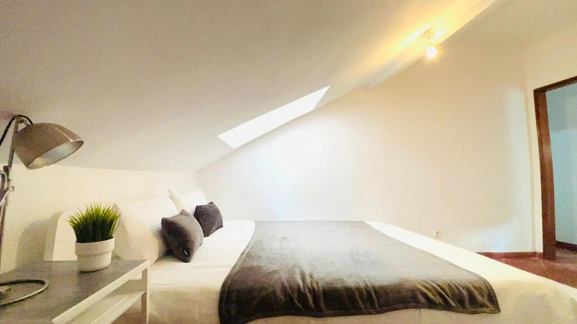 Hostel Bairro Alto, Best Location In Lisbon City Centre