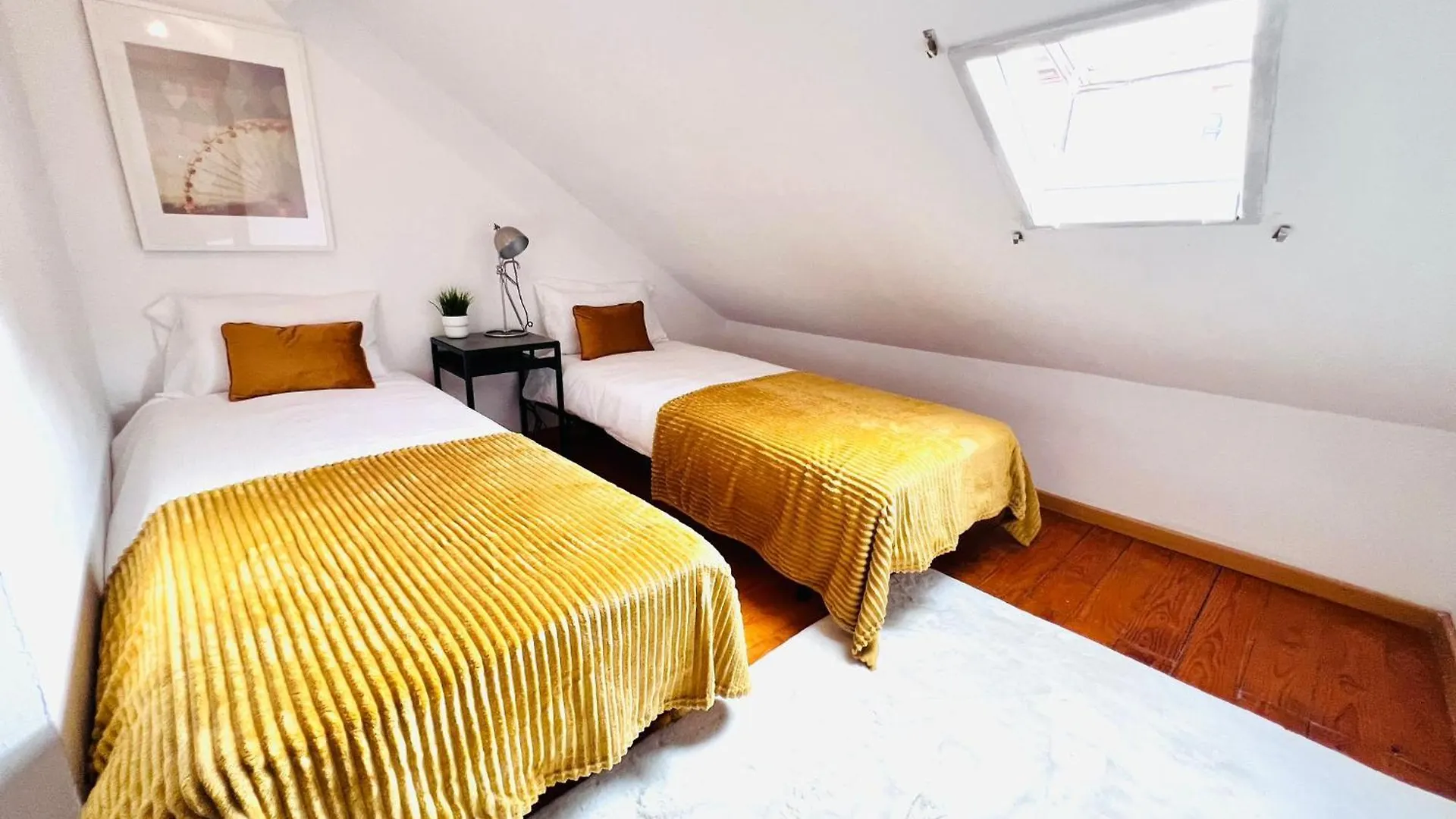 Hostel Bairro Alto, Best Location In Lisbon City Centre